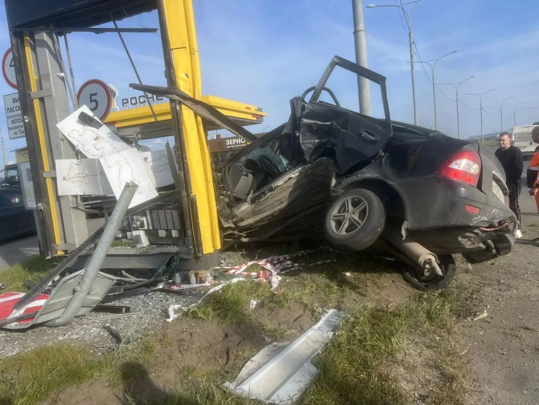 Серьезное ДТП на Калининском кольце- не смогли разъехаться два автомобиля Серьезное ДТП на Калининском кольце- не смогли разъехаться два автомобиля