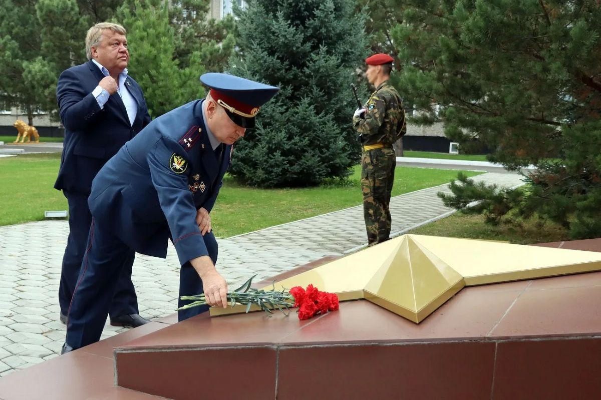 Память погибших сотрудников УФСИН почтили в Хакасии Память погибших сотрудников УФСИН почтили в Хакасии