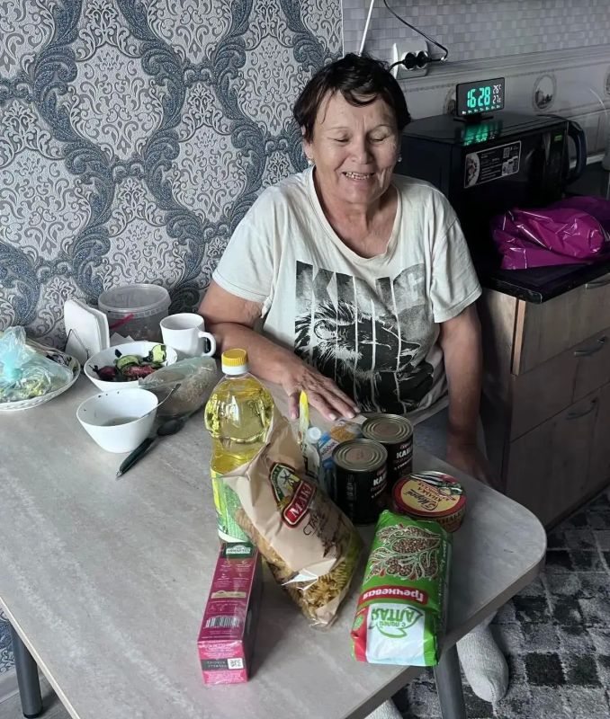 В рамках празднования Международного дня пожилого человека Отделение по городу Абакану ГКУ РХ «УСПН» организовало благотворительную акцию для подопечных, получающих социальные услуги на дому В рамках празднования Международного дня пожилого человека Отделение по городу Абакану ГКУ РХ «УСПН» организовало благотворительную акцию для подопечных, получающих социальные услуги на дому