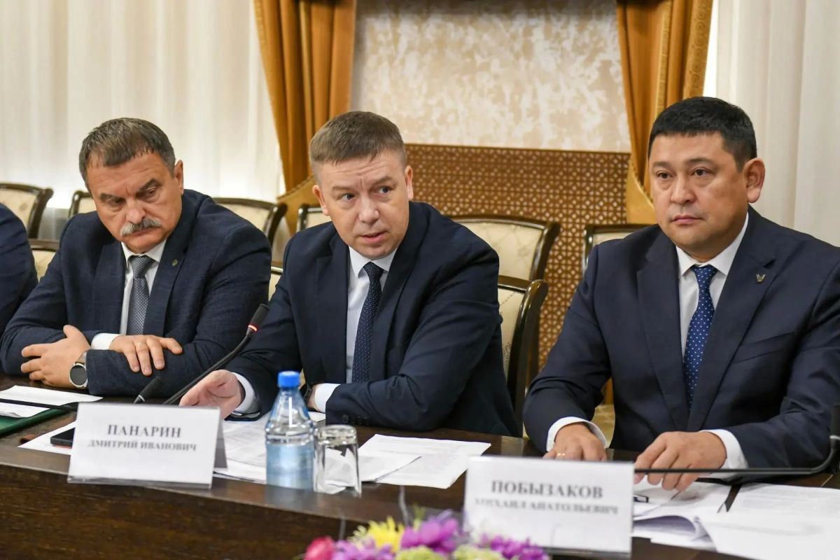 Земля под контролем: в Хакасии обсудили, как наводят порядок с неиспользуемыми участками Земля под контролем: в Хакасии обсудили, как наводят порядок с неиспользуемыми участками