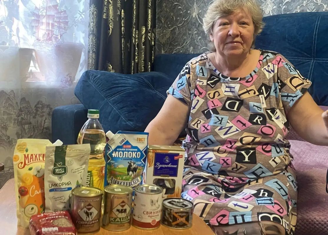 В рамках празднования Международного дня пожилого человека Отделение по городу Абакану ГКУ РХ «УСПН» организовало благотворительную акцию для подопечных, получающих социальные услуги на дому В рамках празднования Международного дня пожилого человека Отделение по городу Абакану ГКУ РХ «УСПН» организовало благотворительную акцию для подопечных, получающих социальные услуги на дому