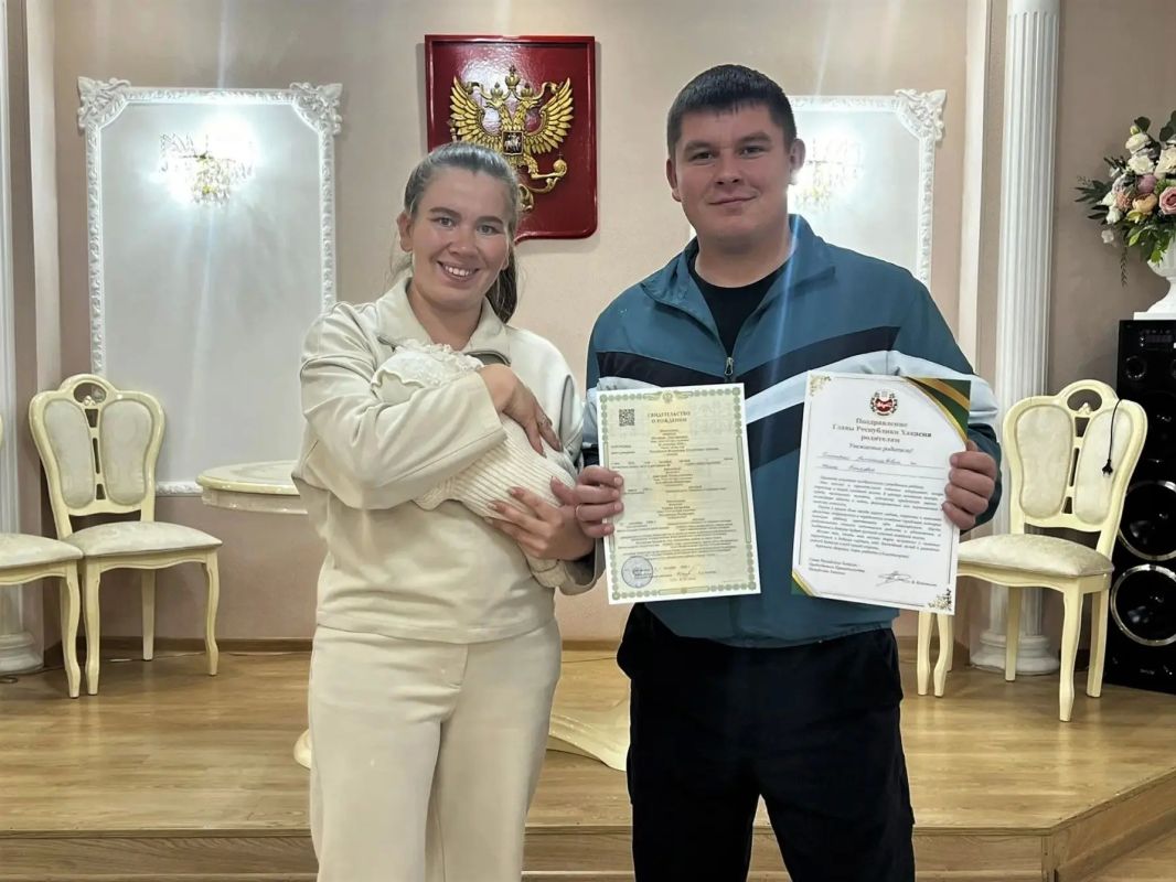 отделе департамента ЗАГС по Усть-Абаканскому району и городу Сорску зарегистрировали 200 малыша