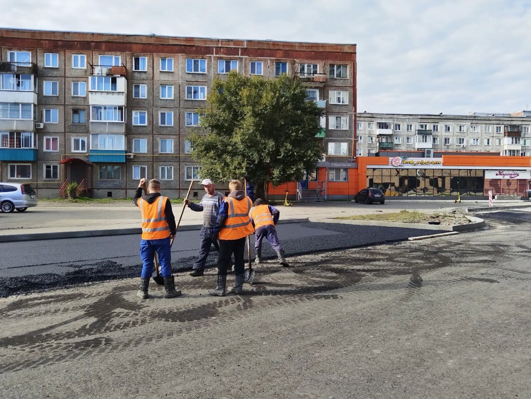 Финальный аккорд дорожных работ На улице Комарова компания «МЖФ» приступила к устройству верхнего слоя покрытия Финальный аккорд дорожных работ На улице Комарова компания «МЖФ» приступила к устройству верхнего слоя покрытия