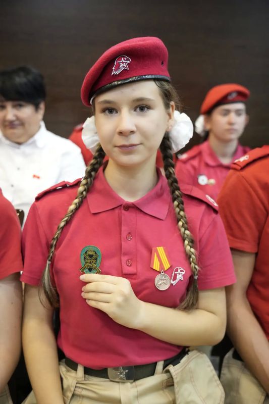 Молодежь Хакасии выбирает активность: ряды «Движения первых» выросли на 35% Молодежь Хакасии выбирает активность: ряды «Движения первых» выросли на 35%