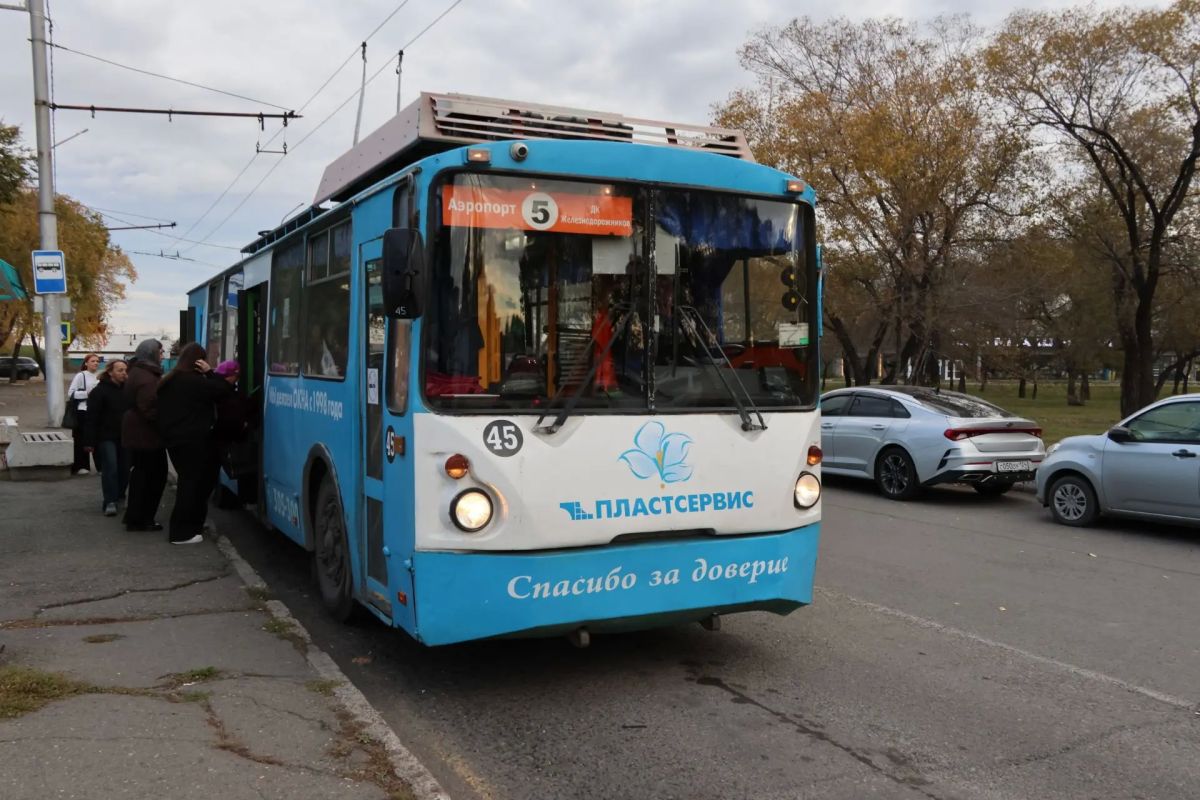 Драма на повороте: почему троллейбусы «застревают» в аэропорту Абакана Драма на повороте: почему троллейбусы «застревают» в аэропорту Абакана
