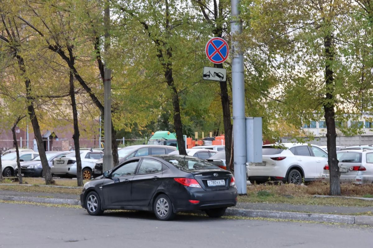 Драма на повороте: почему троллейбусы «застревают» в аэропорту Абакана Драма на повороте: почему троллейбусы «застревают» в аэропорту Абакана