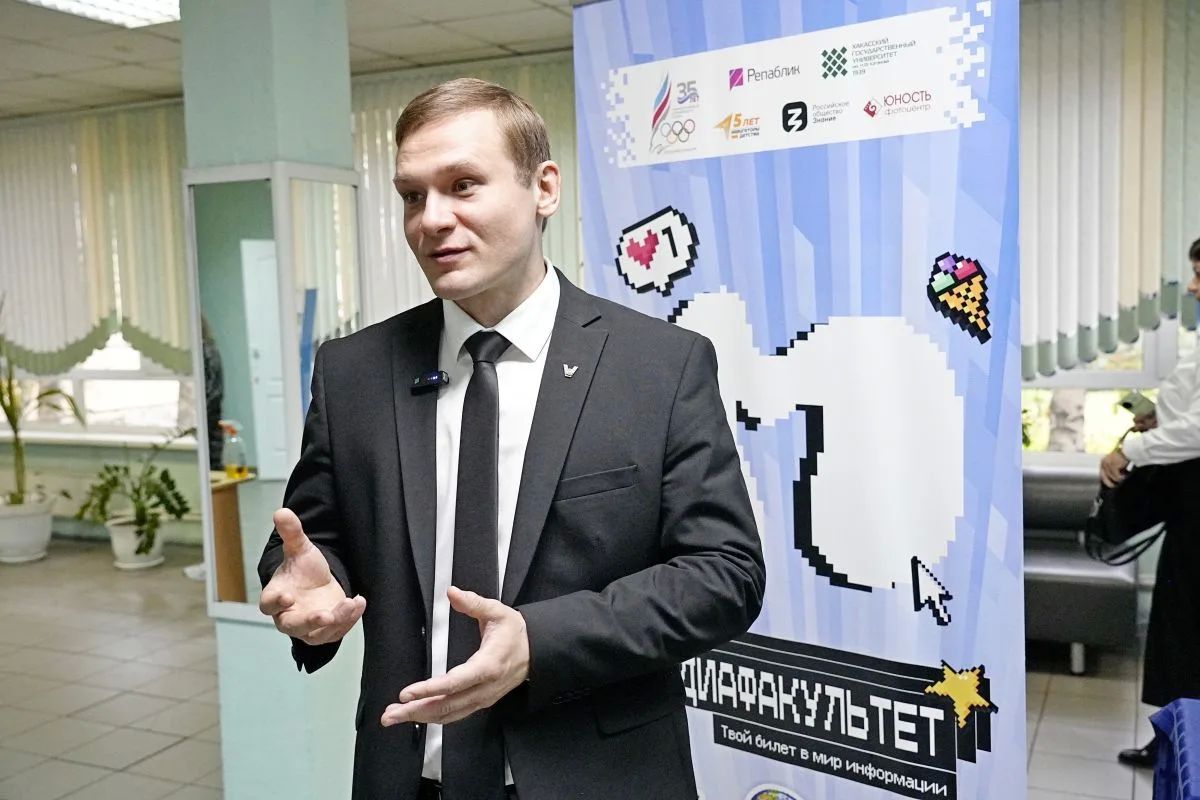 Валентин Коновалов поприветствовал участников III региональной медиашколы «Медиафакультет»