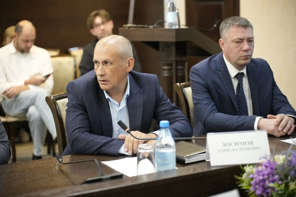 Валентин Коновалов: Провел штаб по обстановке на топливном рынке Хакасии Валентин Коновалов: Провел штаб по обстановке на топливном рынке Хакасии