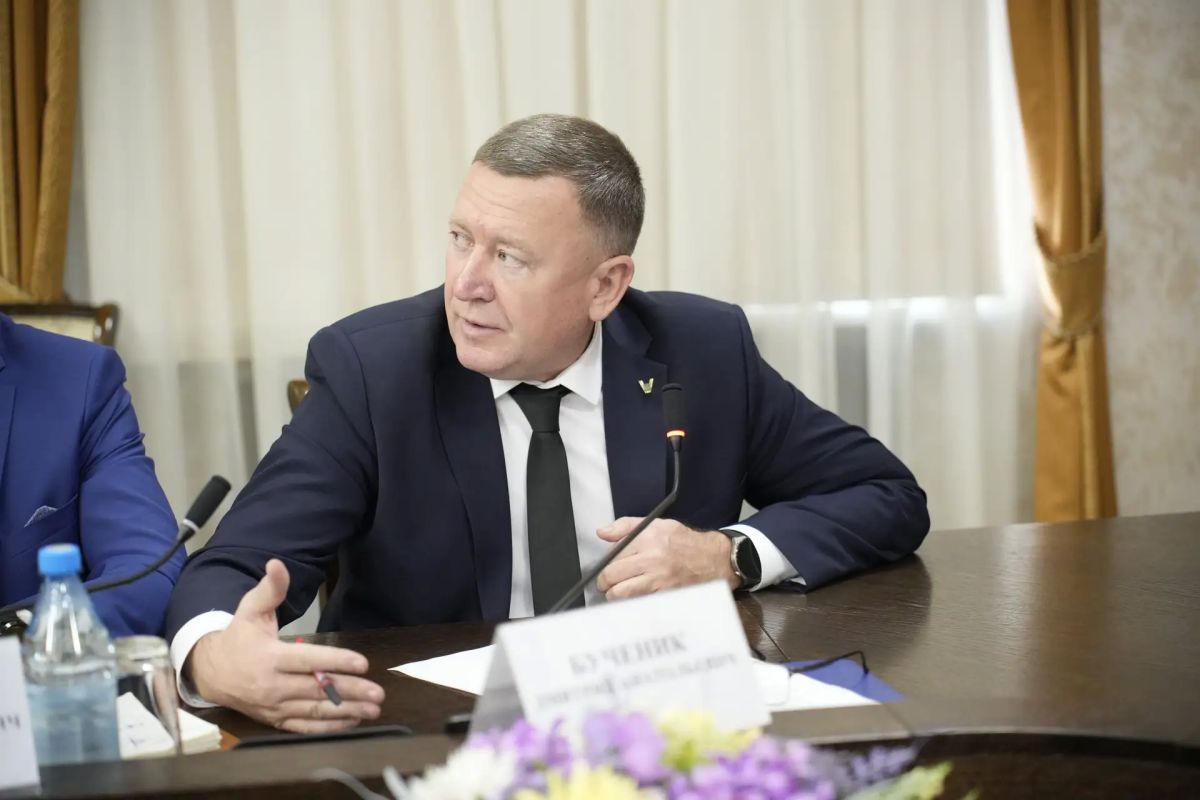 Валентин Коновалов: Провел штаб по обстановке на топливном рынке Хакасии Валентин Коновалов: Провел штаб по обстановке на топливном рынке Хакасии