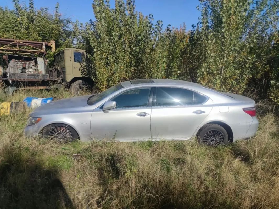 Lexus арестовали у жителя Хакасии за неуплату микрозайма