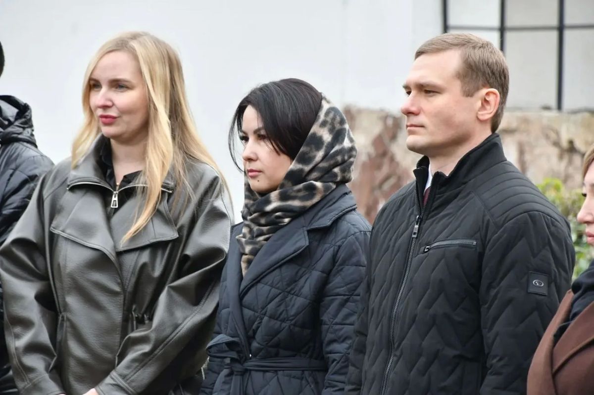 Валентин Коновалов поучаствовал в открытии мурала «Хранители истории» Валентин Коновалов поучаствовал в открытии мурала «Хранители истории»