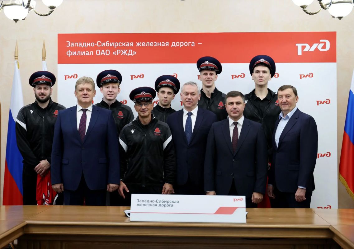 «Верю в вас»: полпред президента встретился с тренерами и игроками ВК «Локомотив» «Верю в вас»: полпред президента встретился с тренерами и игроками ВК «Локомотив»