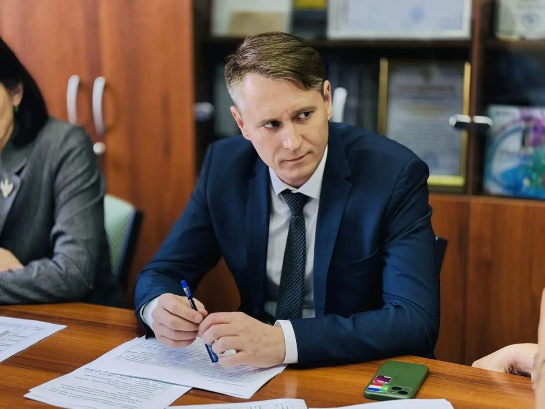 От уроков за партой до научных лабораторий: в Абакане создают первый в регионе профильный класс «Лесное дело» От уроков за партой до научных лабораторий: в Абакане создают первый в регионе профильный класс «Лесное дело»