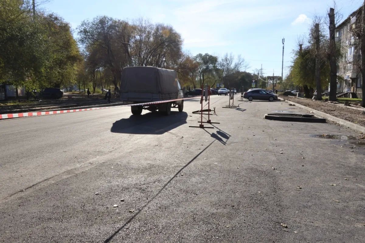 Часть Комарова в Абакане заасфальтировали Часть Комарова в Абакане заасфальтировали