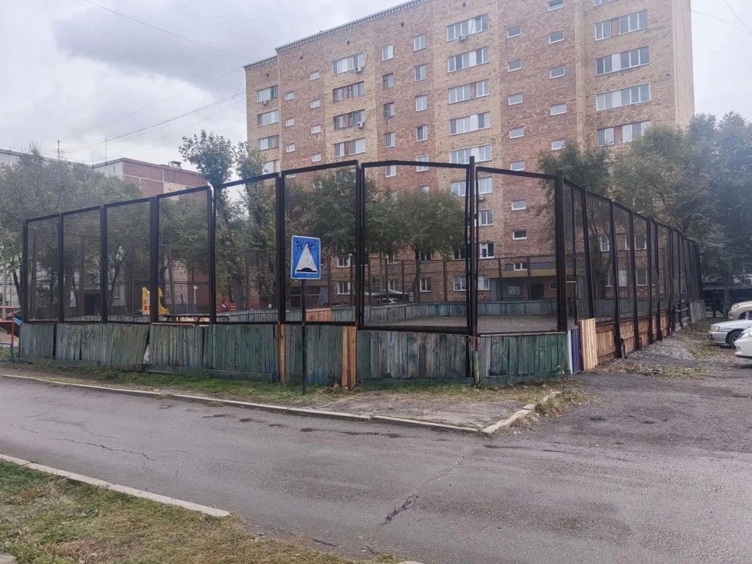 Прокурор Абакана потребовал от муниципалов отремонтировать обветшавшую хоккейную коробку