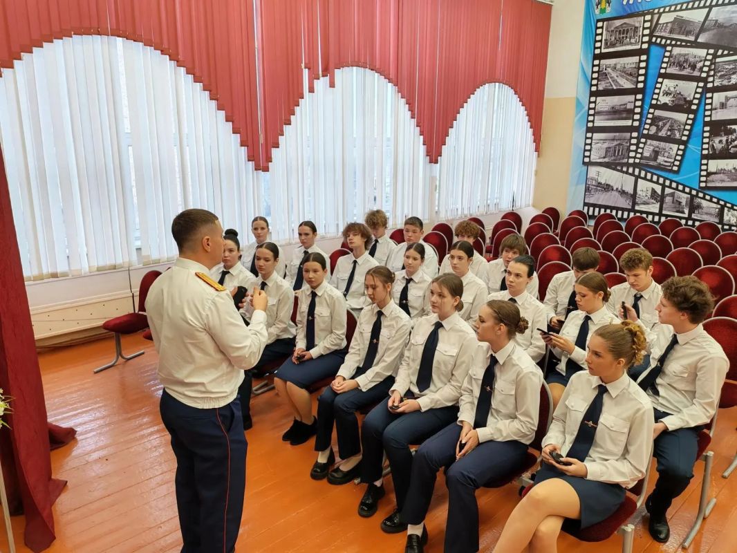 Ученики МБОУ «Гимназия» города Лесосибирска торжественно посвящены в кадеты Следственного комитета Российской Федерации