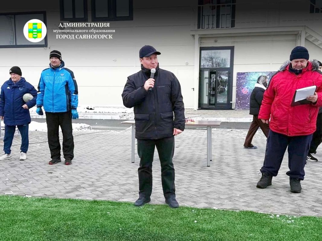 В минувшие выходные регбийное поле саяногорского Центра спортивных единоборств «Сокол» принимало гостей В минувшие выходные регбийное поле саяногорского Центра спортивных единоборств «Сокол» принимало гостей