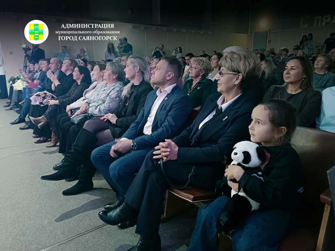В поселке Майна отметили 45-летие местного дома культуры и 20 лет с момента его переименования В поселке Майна отметили 45-летие местного дома культуры и 20 лет с момента его переименования