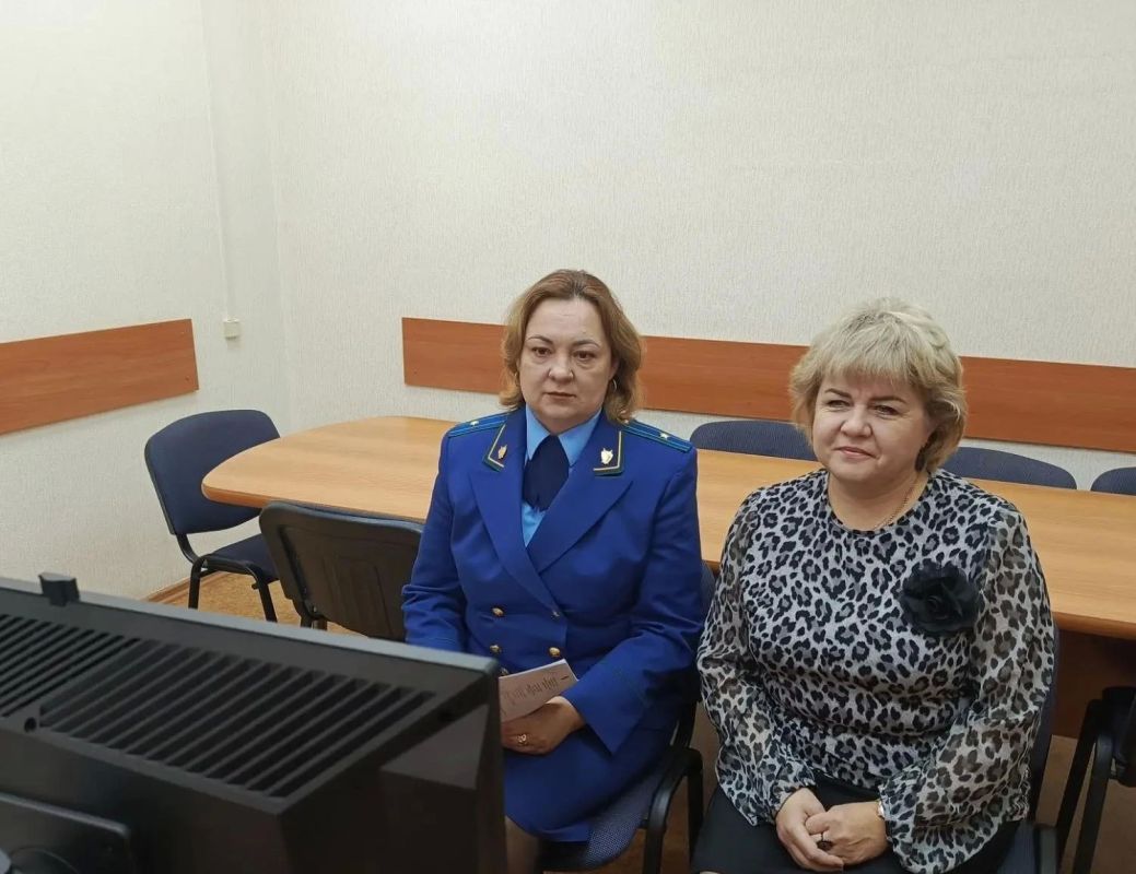 Прокурор Республики Хакасия Сергей Фирсов провел прием жителей гг. Абакана, Саяногорска, Таштыпского, Ширинского и Бейского районов в режиме видеоконференцсвязи Прокурор Республики Хакасия Сергей Фирсов провел прием жителей гг. Абакана, Саяногорска, Таштыпского, Ширинского и Бейского районов в режиме видеоконференцсвязи