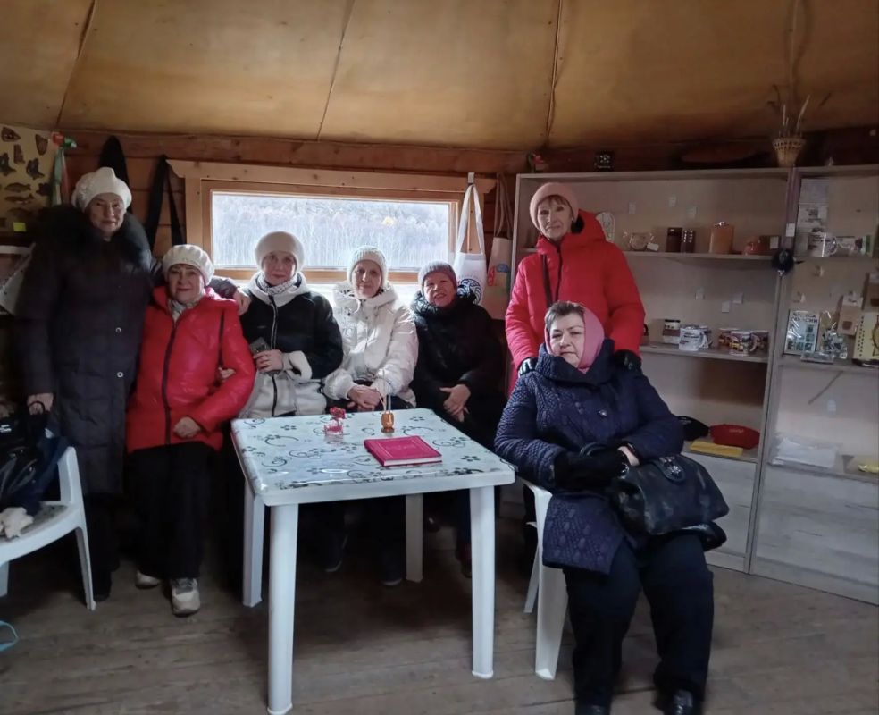 В рамках туров выходного дня Совет ветеранов Управления Федерального казначейства по Республике Хакасия пригласил коллег посетить хакасский республиканский национальный музей-заповедник «Казановка» В рамках туров выходного дня Совет ветеранов Управления Федерального казначейства по Республике Хакасия пригласил коллег посетить хакасский республиканский национальный музей-заповедник «Казановка»