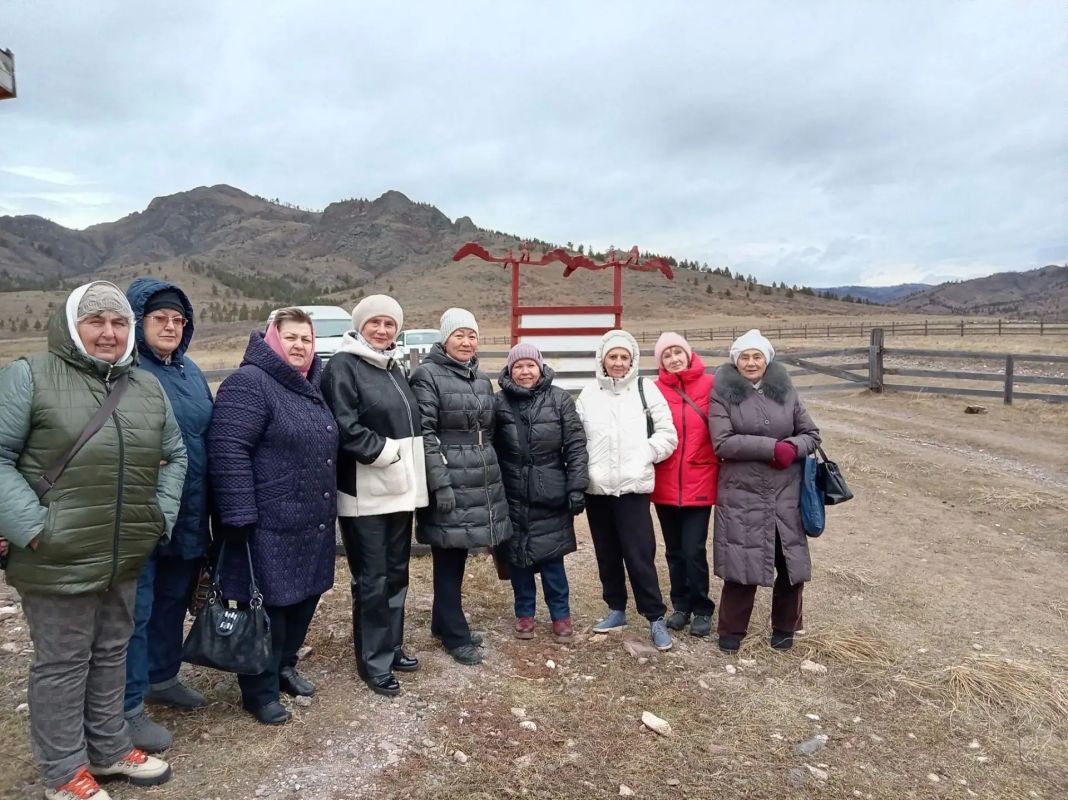 В рамках туров выходного дня Совет ветеранов Управления Федерального казначейства по Республике Хакасия пригласил коллег посетить хакасский республиканский национальный музей-заповедник «Казановка» В рамках туров выходного дня Совет ветеранов Управления Федерального казначейства по Республике Хакасия пригласил коллег посетить хакасский республиканский национальный музей-заповедник «Казановка»
